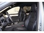 Volvo XC90 T8 Recharge AWD Black Edition Ultra Dark Exec. Ed. - Luchtvering - Panorama/schuifdak - IntelliSafe Assist & Surround - 360º Camera - Bowers & Wilkins audio - Adaptieve LED koplampen - Verwarmde voorstoelen, stuur & achterbank - Parkeersensoren voor & achter - Elektr. bedienb. voorstoelen met geheugen - Head up display - Draadloze tel. lader - Extra getint glas - Inklapbare trekhaak - 22' LMV