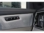 Volvo XC90 T8 Recharge AWD Ultra Dark Exec. Ed. - Luchtvering - Panorama/schuifdak - IntelliSafe Assist & Surround - 360º Camera - Bowers & Wilkins audio - Adaptieve LED koplampen - Verwarmde voorstoelen, stuur & achterbank - Parkeersensoren voor & achter - Elektr. bedienb. voorstoelen met geheugen - Head up display - Draadloze tel. lader - Extra getint glas - Inklapbare trekhaak - 22' LMV