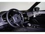 Volvo XC90 T8 Recharge AWD Ultra Dark Exec. Ed. - Luchtvering - Panorama/schuifdak - IntelliSafe Assist & Surround - 360º Camera - Bowers & Wilkins audio - Adaptieve LED koplampen - Verwarmde voorstoelen, stuur & achterbank - Parkeersensoren voor & achter - Elektr. bedienb. voorstoelen met geheugen - Head up display - Draadloze tel. lader - Extra getint glas - Inklapbare trekhaak - 22' LMV