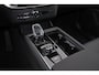 Volvo XC90 T8 Recharge AWD Ultra Dark Exec. Ed. - Luchtvering - Panorama/schuifdak - IntelliSafe Assist & Surround - 360º Camera - Bowers & Wilkins audio - Adaptieve LED koplampen - Verwarmde voorstoelen, stuur & achterbank - Parkeersensoren voor & achter - Elektr. bedienb. voorstoelen met geheugen - Head up display - Draadloze tel. lader - Extra getint glas - Inklapbare trekhaak - 22' LMV