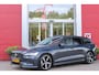 Volvo V60 2.0 T6 350PK Plug-in hybrid AWD Plus Dark | PANORAMISCH SCHUIF/KANTELDAK | PREMIUM AUDIO HARMAN/KARDON | NAVIGATIE VIA GOOGLE AUTO | APPLE CARPLAY / ANDROID AUTO | FULL-LED KOPLAMPEN | VERLICHTINGSPACK 2 | TREKHAAK MET SEMI ELEKTRISCH INKLAPBARE KOGEL 1800KG TREKGEWICHT! | 19'' 5-DOUBLE SPAAKS MATT GRAPHITE / DIAMOND CUT VELGEN | LEDEREN BEKLEDING | POWER SEATS - BESTUURDERS- EN PASSAGIERSSTOEL ELEKTRISCHVERSTELBAAR MET GEHEUGEN, ELEKTRISCH VERSTELBARE ZITVERLENGERS /LENDESTEUN VIERVOUDIG | STOEL- EN ACHTERBANKVERWARMING | STUURVERWARMING | VOORRUITVERWARMING | PARKEERVERWARMING MET TIMER (STANDKACHEL) | VISUAL PARK ASSIST - CAMERA VOOR + ACHTER INCL. 360 GRADEN VIEW | EXTRA GETINTE ACHTERRUITEN | ELEKTRISCH BEDIENBARE ACHTERKLEP | ELEKTRISCH INKLAPBARE BUITENSPIEGELS |