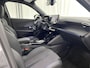 Peugeot e-2008 EV GT 54 kWh | Apple carplay | Navi | Sportstoelen | LED | Cruise ad. | Camera | Rijstrooksens. | 17 inch