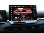 Volkswagen T-Roc Life First Edition 1.5 eTSI 116 PK | Trekhaak | App connect | 18" Torino | Clima |