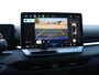 Volkswagen T-Roc Life First Edition 1.5 eTSI 116 PK | Trekhaak | App connect | 18" Torino | Clima |