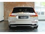 Volvo V60 T8 Automaat Plug-in hybrid AWD Plus Dark | Semi-Electrische Wegklapbare Trekhaak | Harman Kardon Premium Audio | 360° Parkeercamera | Parkeersensoren voor + achter | Stoelverwarming | Panoramadak | Head-Up Display .