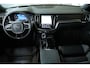 Volvo V60 T8 Automaat Plug-in hybrid AWD Plus Dark | Semi-Electrische Wegklapbare Trekhaak | Harman Kardon Premium Audio | 360° Parkeercamera | Parkeersensoren voor + achter | Stoelverwarming | Panoramadak | Head-Up Display .