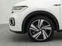 Volkswagen T-Cross R-Line 1.0 TSI 110 PK DSG | LED | Achteruitrijcamera | Stoelverwarming | Adaptieve Cruise Control | Navigatie |