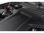 Land Rover Defender OCTA 4.4 P635 Octa | Treeplanken | Trekhaak | Luchtvering | ClearSight | Meridian Surround | Head-Up | Panoramadak