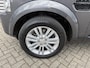 Land Rover Discovery 3.0 SDV6 HSE Landmark Nieuwe Motor Grijs kenteken