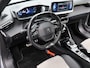 Peugeot e-2008 EV GT Pack 50 kWh | Achteruitrijcamera | Cruise Control Adaptief | Panoramadak | Dodehoekdetectie
