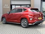 Hyundai Kona 1.6 GDI HEV N Line Sky / Trekhaak 1.300 KG / Schuif- & Kanteldak / BOSE Audio / 360 Camera / Memory Seat / Elek. Bedienbare Voorstoelen / Stoelverwarming Voor + Achter / Stoelverkoeling / Elek. Achterklep /