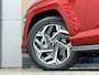 Hyundai Kona 1.6 GDI HEV N Line Sky / Trekhaak 1.300 KG / Schuif- & Kanteldak / BOSE Audio / 360 Camera / Memory Seat / Elek. Bedienbare Voorstoelen / Stoelverwarming Voor + Achter / Stoelverkoeling / Elek. Achterklep /