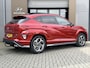 Hyundai Kona 1.6 GDI HEV N Line Sky / Trekhaak 1.300 KG / Schuif- & Kanteldak / BOSE Audio / 360 Camera / Memory Seat / Elek. Bedienbare Voorstoelen / Stoelverwarming Voor + Achter / Stoelverkoeling / Elek. Achterklep /