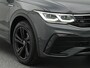 Volkswagen Tiguan R-Line 1.5 TSI 150 PK DSG | LED Matrix IQ | Black Style | Keyless | Trekhaak | Achteruitrijcamera | Navigatie |