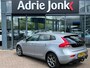 Volvo V40 1.6 T2 Momentum | TREKHAAK | STOELVERWARMING | ACHTERUITRIJCAMERA | NAVIGATIE | CRUISE CONTROL | 1E EIGENAAR | NED AUTO |