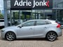Volvo V40 1.6 T2 Momentum | TREKHAAK | STOELVERWARMING | ACHTERUITRIJCAMERA | NAVIGATIE | CRUISE CONTROL | 1E EIGENAAR | NED AUTO |