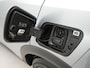 Peugeot e-2008 EV Active Pack 50 kWh | Apple Carplay & Android Auto | Cruise Control | Keyless Start | Lane Assist | Navigatie | DAB |