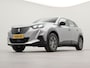 Peugeot e-2008 EV Active Pack 50 kWh | Apple Carplay & Android Auto | Cruise Control | Keyless Start | Lane Assist | Navigatie | DAB |