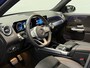 Mercedes-Benz GLB 200 Business Solution AMG | Panoramadak | Sfeerverlichting | All-season