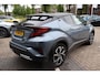 Toyota C-HR / C-HR+ 2.0 HYBRID STYLE STOEL\STUUR&WISSERVERW. KEYLESS DODEHOEKDETECTIE LED APPLE/ANDRIOD 18"LM-VELGEN AD-CRUISE