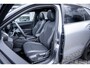 Volkswagen T-Roc 1.5 eTsi R-Line First Edition | Achteruitrijcamera | Elektrisch glazen panorama-dak | Lichtmetalen velgen 20"