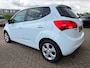Kia Venga 1.6 CVVT Super Pack van 1ste Eig in automaat en elec panoramadak en navigatie en bluetooth en airco