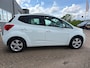 Kia Venga 1.6 CVVT Super Pack van 1ste Eig in automaat en elec panoramadak en navigatie en bluetooth en airco