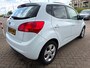 Kia Venga 1.6 CVVT Super Pack van 1ste Eig in automaat en elec panoramadak en navigatie en bluetooth en airco