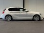 BMW 1-Serie 118i High Executive (PANO, LED, STOELVERWARMING, GROOT NAVI, PARKEERSENSOREN)