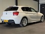 BMW 1-Serie 118i High Executive (PANO, LED, STOELVERWARMING, GROOT NAVI, PARKEERSENSOREN)