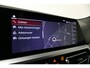 BMW 4-Serie Cabrio M440i xDrive High Executive / Air Collar (nekverwarming / BMW Laserlight / Elektr. verstelbare voorstoelen (links met memory) / Harman Kardon Surround Sound / Stoelverwarming / 20" / Rondomzichtcamera / HUD / Apple Carplay - Android Auto / Adaptief M onderstel / Elektr. wegklapbare trekhaak / Leder interieur / Dodehoekdetectie / Achteruitrijcamera