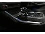 BMW 4-Serie Cabrio M440i xDrive High Executive / Air Collar (nekverwarming / BMW Laserlight / Elektr. verstelbare voorstoelen (links met memory) / Harman Kardon Surround Sound / Stoelverwarming / 20" / Rondomzichtcamera / HUD / Apple Carplay - Android Auto / Adaptief M onderstel / Elektr. wegklapbare trekhaak / Leder interieur / Dodehoekdetectie / Achteruitrijcamera