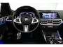 BMW 4-Serie Cabrio M440i xDrive High Executive / Air Collar (nekverwarming / BMW Laserlight / Elektr. verstelbare voorstoelen (links met memory) / Harman Kardon Surround Sound / Stoelverwarming / 20" / Rondomzichtcamera / HUD / Apple Carplay - Android Auto / Adaptief M onderstel / Elektr. wegklapbare trekhaak / Leder interieur / Dodehoekdetectie / Achteruitrijcamera
