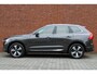Volvo XC60 T6 Plug-in hybrid AWD Plus Bright | Panoramisch schuif-/kanteldak | Elektrisch verstelbare voorstoelen met geheugenfunctie | Stoel-/ stuurwielverwarming | 100% dealeronderhouden | Pilot assist | BLIS | All-season banden | 19 inch. lichtmetalen velgen | Apple carplay/ Android auto