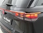 Volkswagen Tayron 1.5 eHybrid R-Line Edition | Navigatie | Apple carplay | Adaptieve cruise control | Travel Assist | Stoel en Stuurverwarming | 360' camera | Trekhaak | Panoramaschuif-kantel dak | 20" inch Velgen | Dodehoek sensoren | Parkeersensoren | Elektrische achterklep | Elektrisch verstelbare stoelen | Ledere bekleding |