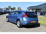 Volvo V40 2.0 T2 122PK Kinetic | Stoelverwarming | Cruise Control | PDC V+A | 16'' |