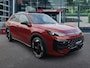 Volkswagen T-Roc 1.5 eTSI R-LINE TREKHAAK/PANO-DAK/ELEK-KLEP/CAMERA/ACC/IQ/STOEL+STUURVERW