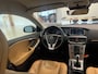 Volvo V40 2.0 T2 Summum Panoramadak Lerenbekleding Xenon Luxury-Line 100% onderhouden