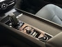Volvo V60 2.0 B3 Sport 163Pk Automaat (APPLE CARPLAY, GROOT NAVI, CAMERA, GETINT GLAS, KEYLESS, SPORTSTOELEN, ELEK ACHTERKLEP, NIEUWE APK, NIEUWSTAAT)
