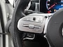 Mercedes-Benz A-klasse 180 AMG Nightpakket | Panoramadak | Sfeerverlichting | CarPlay | Augmented Reality | Parkeerpakket met Camera |. Inclusief 24 maanden Mercedes-Benz Certified garantie voor Europa.