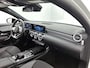 Mercedes-Benz A-klasse 180 AMG Nightpakket | Panoramadak | Sfeerverlichting | CarPlay | Augmented Reality | Parkeerpakket met Camera |. Inclusief 24 maanden Mercedes-Benz Certified garantie voor Europa.