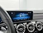 Mercedes-Benz A-klasse 180 AMG Nightpakket | Panoramadak | Sfeerverlichting | CarPlay | Augmented Reality | Parkeerpakket met Camera |. Inclusief 24 maanden Mercedes-Benz Certified garantie voor Europa.