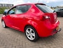 SEAT Ibiza SC 1.0 EcoTSI FR met deukje in de motorkap en parkeersensoren en navigatie en bluetooth telefoon