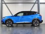 Peugeot e-2008 EV GT Pack 50 kWh 136PK | 1ste eigenaar | 3 FASE | AppleCarplay/AndroidAuto | Schuifkanteldak | Alcantara/LEER | 18"LMV | Camera | AUTOMAAT | Keyless | Adaptive Cruise Control | Climate Control | Camera | FULL LED | Two-Tone | Sfeerverlichting | Isofix | Privacy Glass |