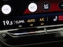 Volkswagen T-Roc 1.5eTsi/150PK R Line First Edition Black Style DSG · Navigatie · 360°Camera + Parkeersensoren · Stoel- & stuurverwarming · Garantie t/m 28-11-2025