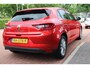 Renault Megane Hatchback TCe Aut. 1.2 *Limited* | Door Ons Onderhouden !! | Carplay | Navigatie | Keyless entry | Cruise & Climate control | PDC | Bluetooth | Privacy |