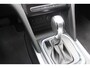 Renault Megane Hatchback TCe Aut. 1.2 *Limited* | Door Ons Onderhouden !! | Carplay | Navigatie | Keyless entry | Cruise & Climate control | PDC | Bluetooth | Privacy |