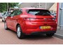 Renault Megane Hatchback TCe Aut. 1.2 *Limited* | Door Ons Onderhouden !! | Carplay | Navigatie | Keyless entry | Cruise & Climate control | PDC | Bluetooth | Privacy |