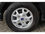 LMC Camper C590 'Innovan' Buscamper. Geweldig mooie LMC buscamper ! V.v. de krachtige 170pk Ford dieselmotor. Airco, voorraamverw., Xenon verlichting, trekhaak, luifel, metallic lak, LM wielen, garage, camera, adapt. cruise cntrl, lane assist, koel-, vriesvak, toilet, kookgelegenheid etc.
