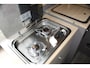 LMC Camper C590 'Innovan' Buscamper. Geweldig mooie LMC buscamper ! V.v. de krachtige 170pk Ford dieselmotor. Airco, voorraamverw., Xenon verlichting, trekhaak, luifel, metallic lak, LM wielen, garage, camera, adapt. cruise cntrl, lane assist, koel-, vriesvak, toilet, kookgelegenheid etc.